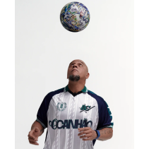 Feeberse|ROBERTO CARLOS BALL80,00 €66,12 €Club LegacyzEDICIONES LIMITADAS