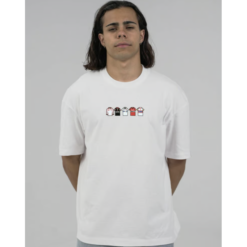 Feeberse|Camiseta fútbol oversize Afición Nervión29,95 €21,04 €GambeaCASUAL