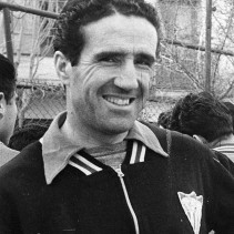 Feeberse|CHAQUETA RETRO SEVILLA 50´s79,95 €66,07 €RetroFootballROPA